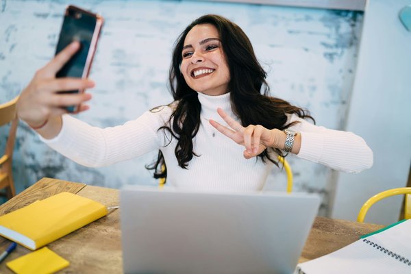 Comment une entreprise de produits de soins personnels peut-elle utiliser les vidéos explicatives pour promouvoir ses produits?